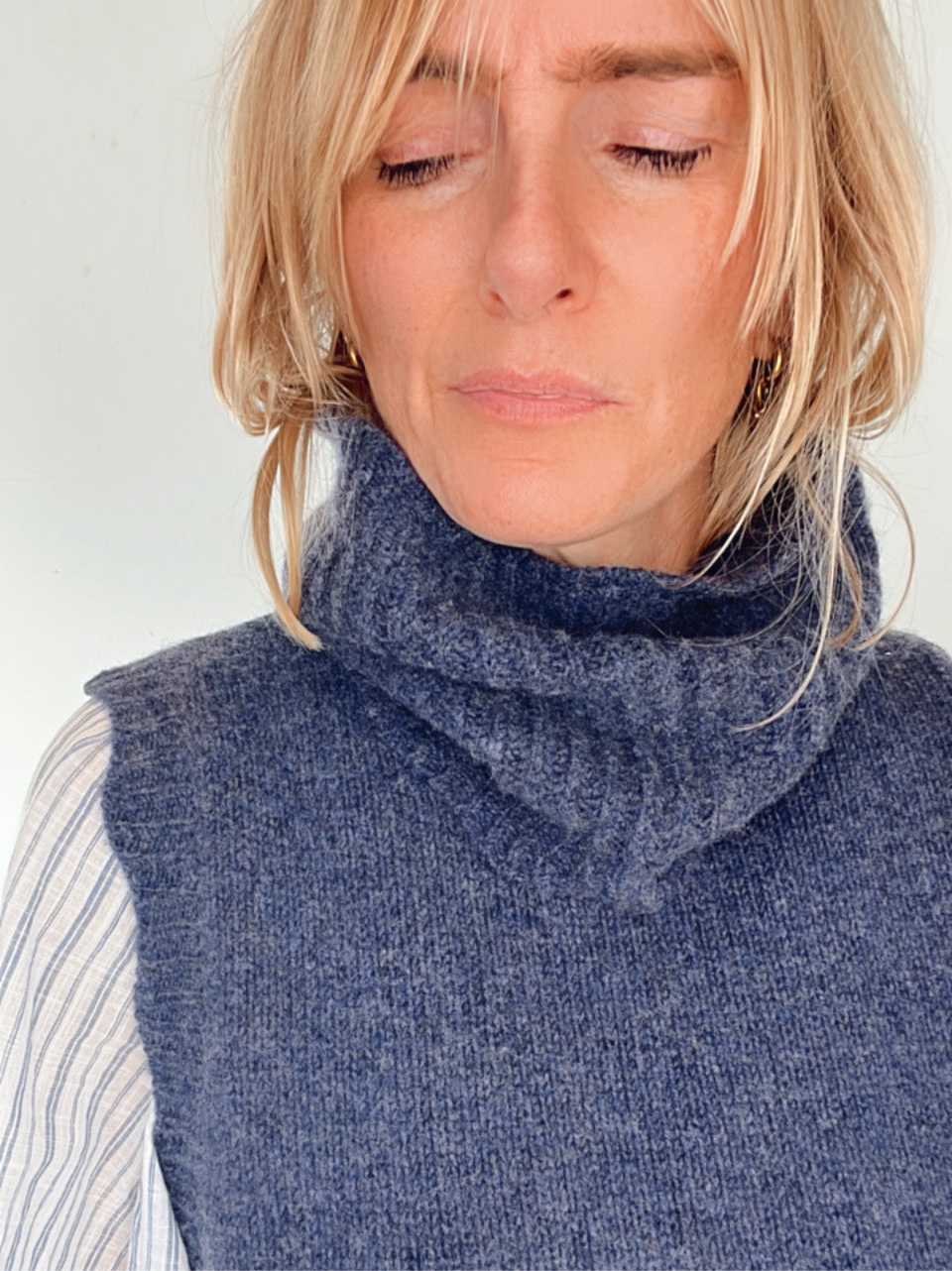 Laura Wavy Edge Knitted Snood - Heathered Navy Marl