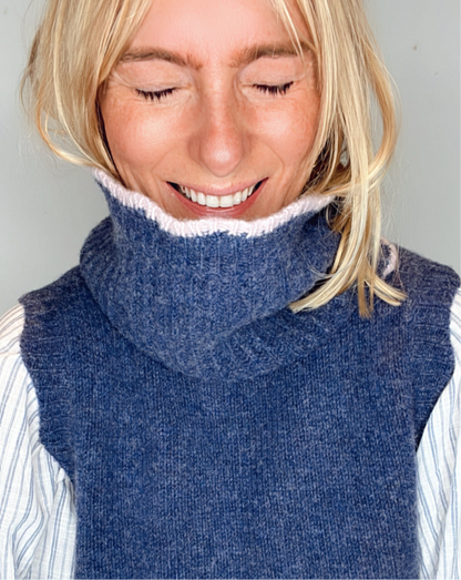 Laura Wavy Edge Knitted Snood - Heathered Navy Marl & Contrast Tipping