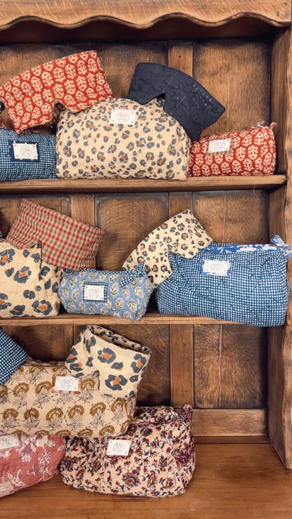 Rizo No Waste Small Make-Up / Wash Bag - Chilli Red