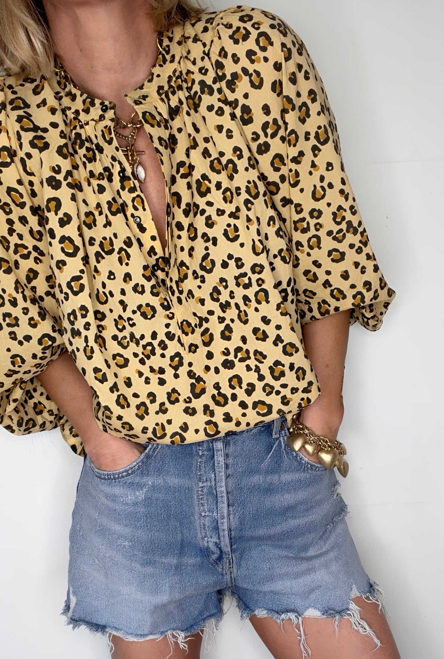 Small Animal Half Placket Organic Cotton Pop-Over Top - Sand