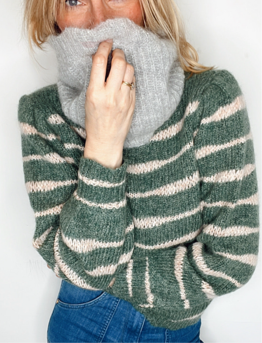 Laura Wavy Edge Knitted Snood - Silver Birch