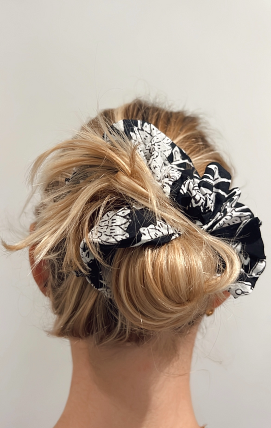 Jet Concealed Zip Pocket Storage Scrunchie - Limited Edition